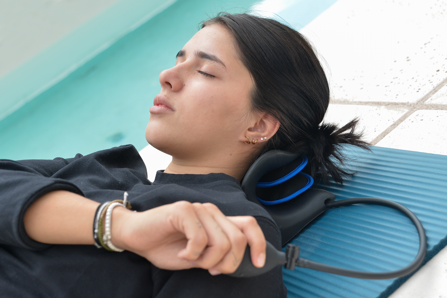 ABB4US | Cervical Traction Pillow with 8 Magnetic Points | to Relieve Neck and Shoulder Pain | Relaxing Posture Corrector Device | Stretching to Relieve Tension 